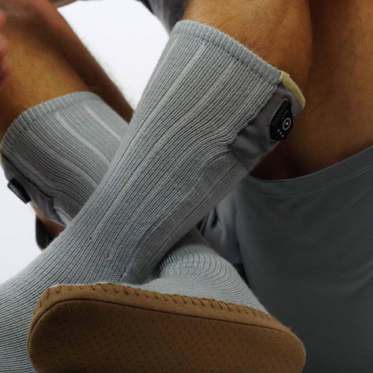 FNDN 3.7V Heated Slipper Socks S/M